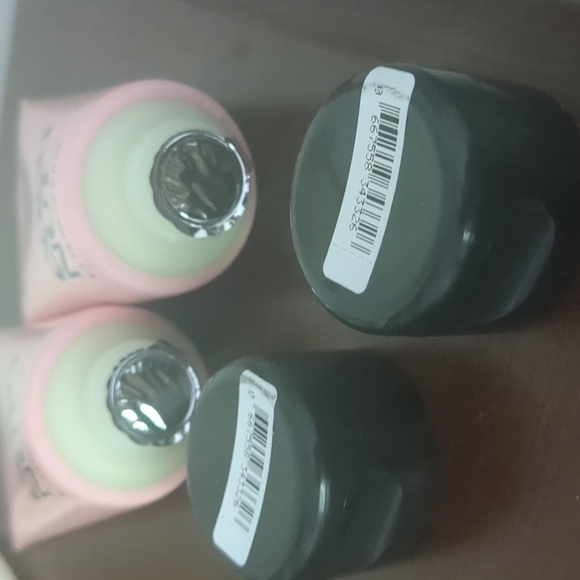 New Victoria Secret Coconut Body Lotion X2 - Picture 4 of 4